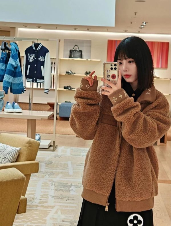 Louis Vuitton Leather Patch Fleece Blouson Jacket- Brown (7) Louis Vuitton Leather Patch Fleece Blouson Jacket- Brown