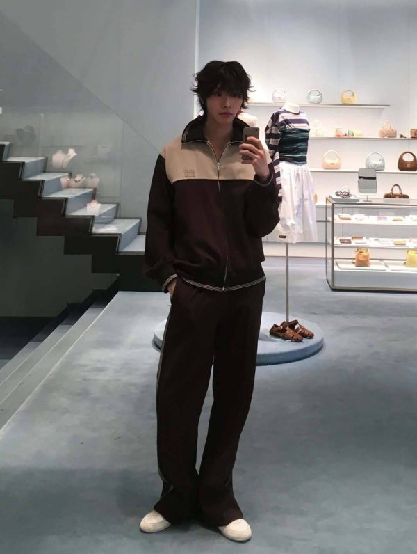 Miu Miu velvet-trim Bomber Jacket- Black