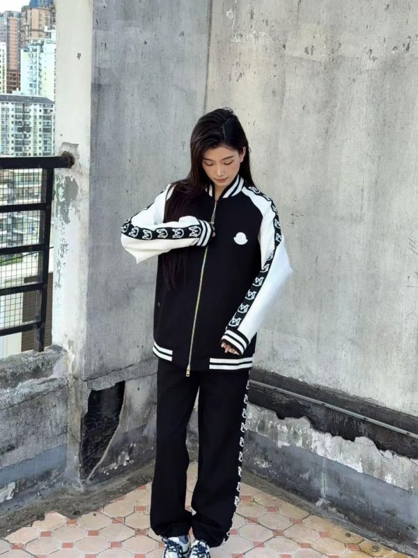 Moncler Embroidered Logo Zip-up Sweatshirt- Black