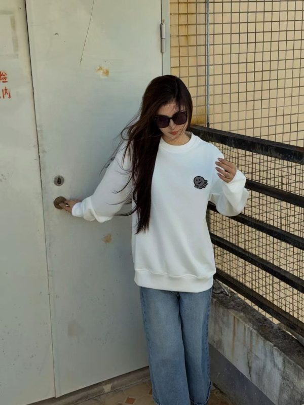 Moncler Logo Patch Crewneck Sweatshirt- Off-White (6) Moncler Logo Patch Crewneck Sweatshirt- Off-White