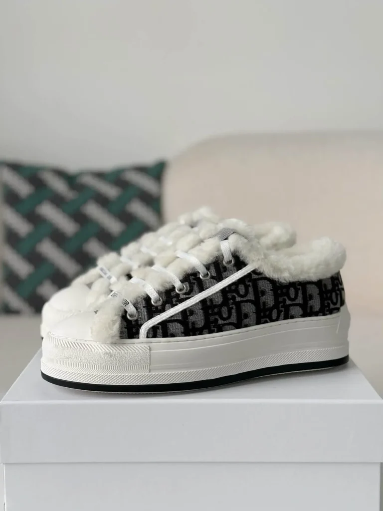 20251022043746176112226608888