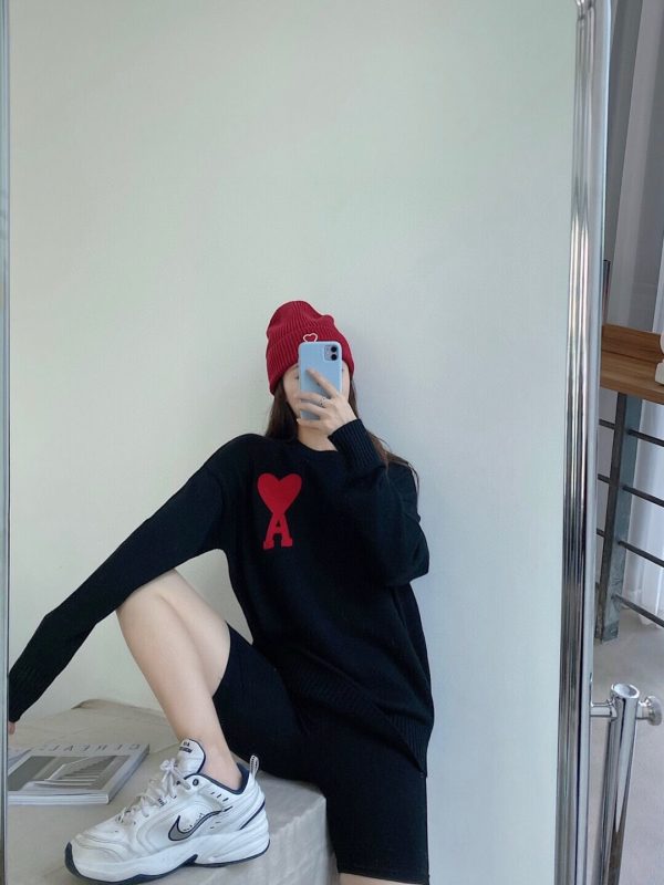 Ami de Cœur Embroidered Heart Logo Crew Neck Sweater – Black.