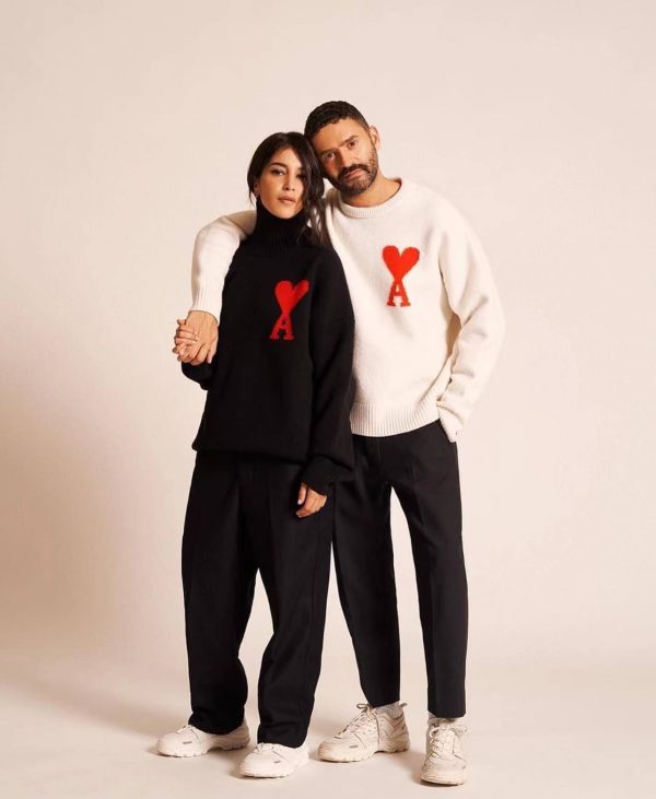 Ami de Cœur Embroidered Heart Logo Crew Neck sweater- Off-White