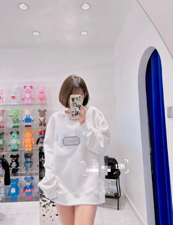 Dior Men's Front Logo Patch Couture Sweatshirt (5) Dior Men's Front Logo Patch Couture Sweatshirt- White