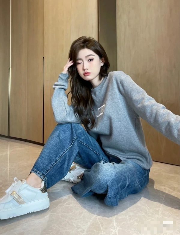 Dior Men's Front Logo Patch Couture Sweatshirt- Grey (5) Dior Men's Front Logo Patch Couture Sweatshirt- Grey