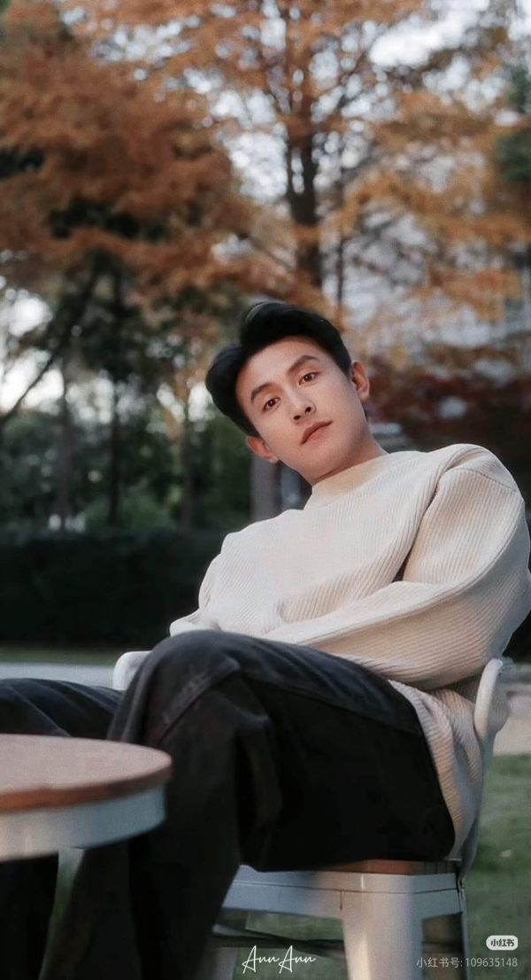 Fendi Men's Crew-neck Sweater- Off-White