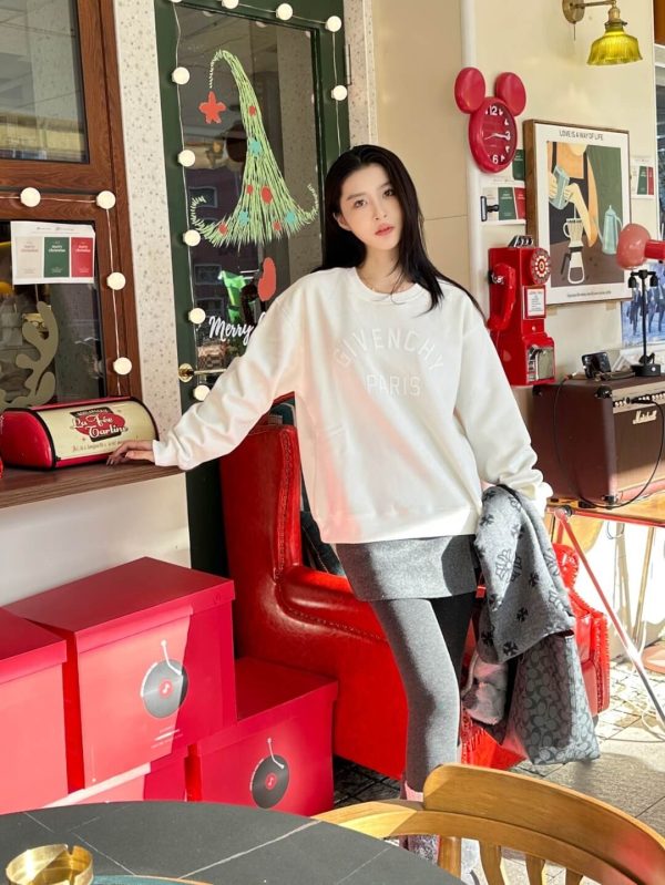 Givenchy Cotton Logo Crew Neck Sweatshirt- Ivory (2) Givenchy Cotton Logo Crew Neck Sweatshirt- Ivory