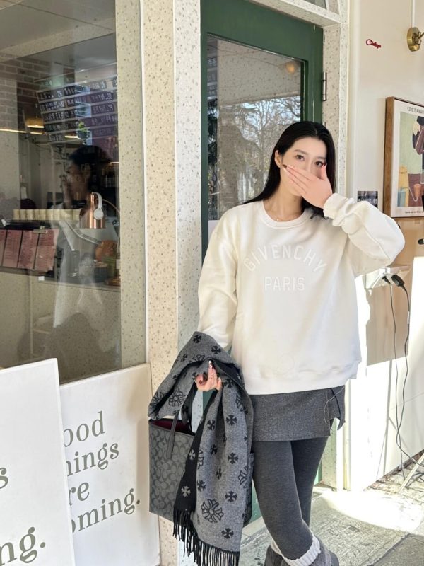 Givenchy Cotton Logo Crew Neck Sweatshirt- Ivory (5) Givenchy Cotton Logo Crew Neck Sweatshirt- Ivory