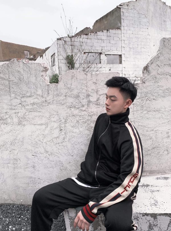 Gucci Men's Technical Jersey Track Pants- Black (4) Gucci Men's Technical Jersey Track Pants- Black