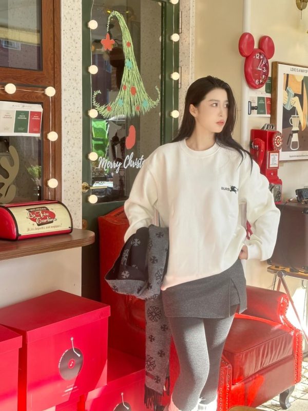 Little Horse Crew Neck (1) Burberry Little Horse Crew Neck Sweatshirt- White