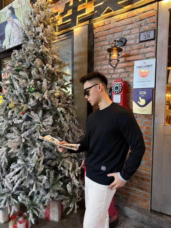 Loewe Anagram embroidered Crew Neck Sweater- Black