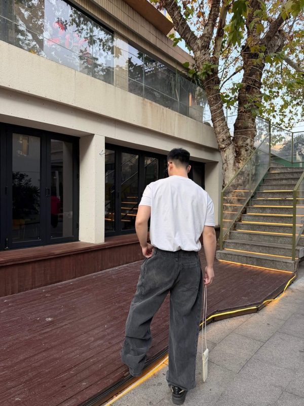 Loewe Pleated Barrel-leg Jeans- Black (2) Loewe Pleated Barrel-leg Jeans- Black