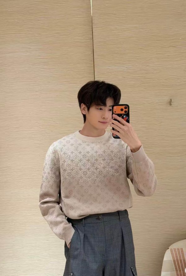 Louis Vuitton Monogram Long-Sleeved Crewneck- Beige