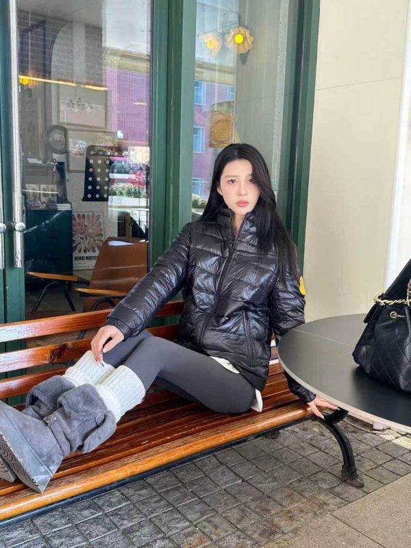 Moncler Amalteas Padded Diagonal Zipper Jacket- Black (1) Moncler Amalteas Padded Diagonal Zipper Jacket- Black