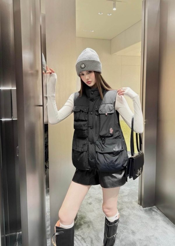 Moncler Grenoble Day-Namic Multi-Pocket Down Vest- Black