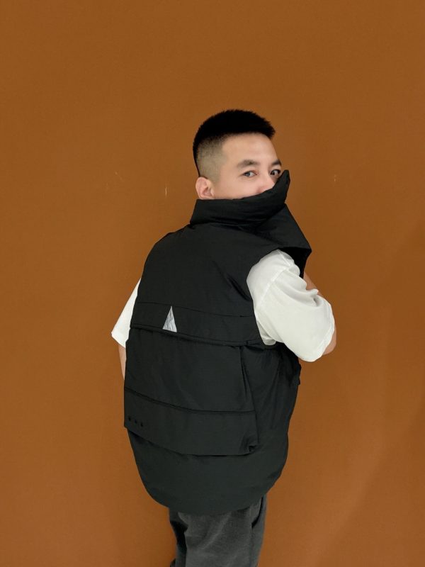 Moncler Grenoble Day-Namic Multi-Pocket Down Vest- Black