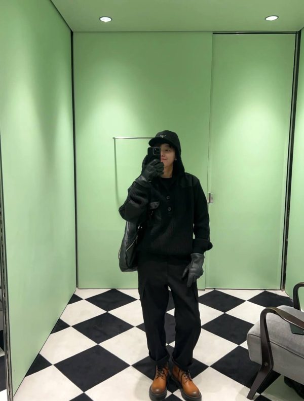 Prada Drill Cargo Pocket Triangle Trousers- Black (3) Prada Drill Cargo Pocket Triangle Trousers- Black