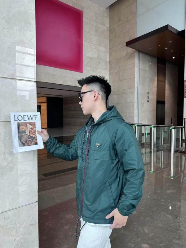 Prada Zipper Recycled Re-Nylon Hooded Jacket- Jungle Green (4) Prada Zipper Recycled Re-Nylon Hooded Jacket- Jungle Green