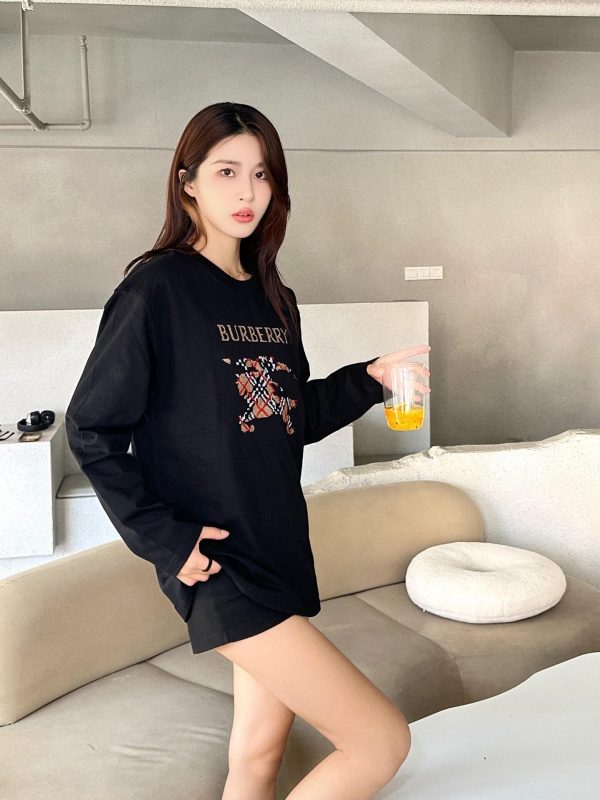 Burberry Check War Horse Embroidery Long-Sleeve T-Shirt- Black