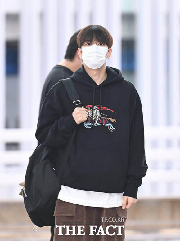 Burberry Color Logo Equestrian Embroidered Hoodie- Black