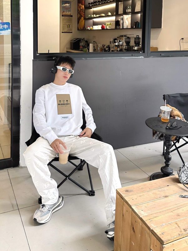 Burberry Patch Label Crew Neck Sweatshirt- White