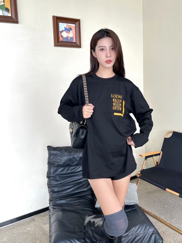 Loewe Cutout Logo Overlapping Pockets long-sleeved T-shirt- Black