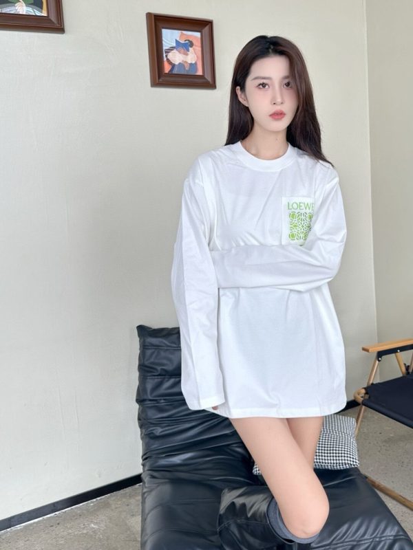 Loewe Cutout Logo Overlapping Pockets long-sleeved T-shirt- White