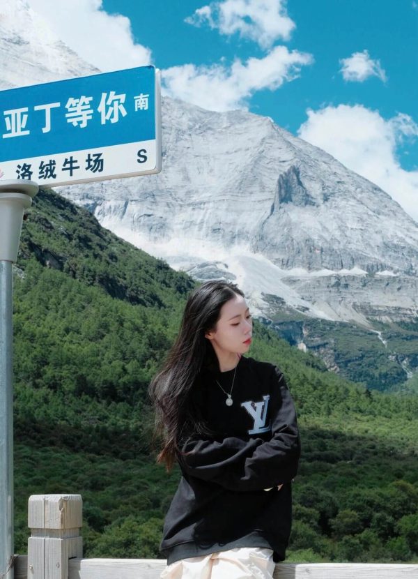 Louis Vuitton Leather Label Embroidered Crew Neck Sweatshirt- Black