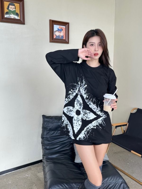 Louis Vuitton with clover splatter print long-sleeved T-shirt- Black