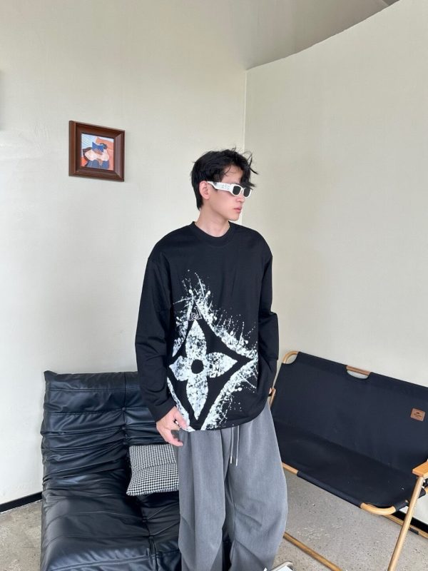 Louis Vuitton with clover splatter print long-sleeved T-shirt- Black