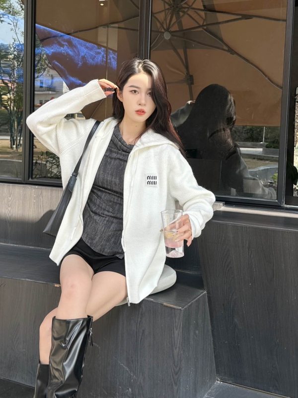 Miu Miu Appliqué Logo Embroidered Zip-up Hoodie- White