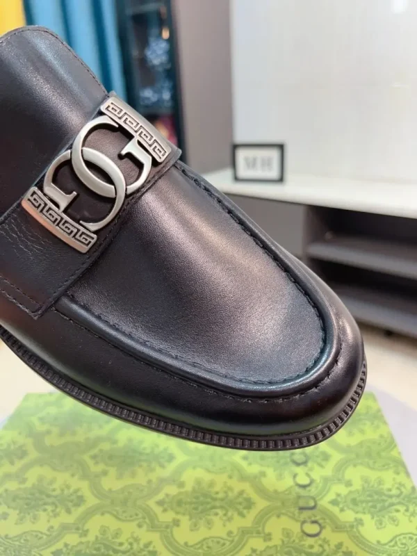 Gucci Men's Black Leather Loafer - Italian Cowhide