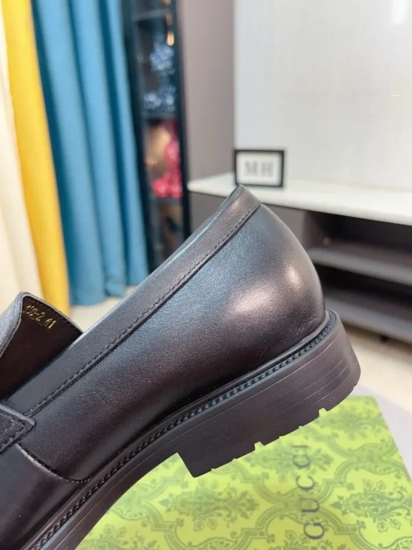 Gucci Men's Black Leather Loafer - Italian Cowhide