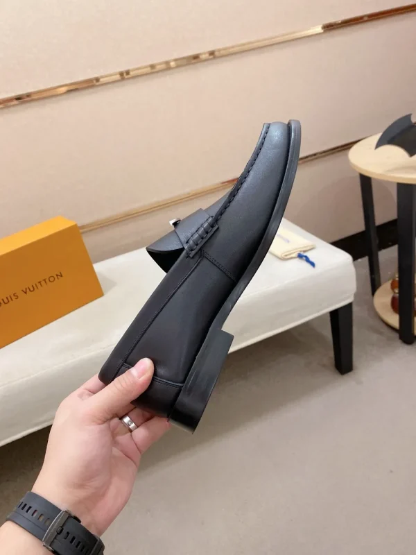 Louis Vuitton Major Loafer Men's Black Leather