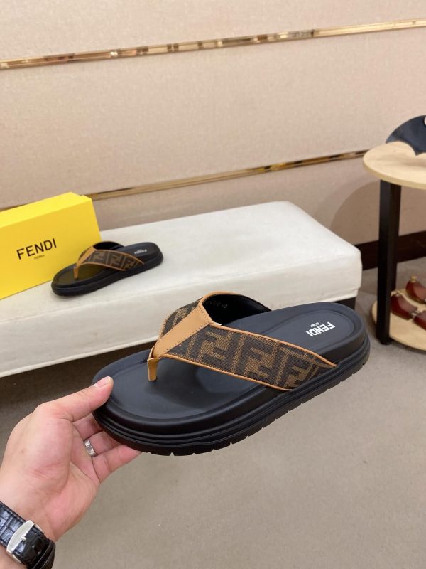 _Fendi -Diagonal -slides (3) Fendi Diagonal slides