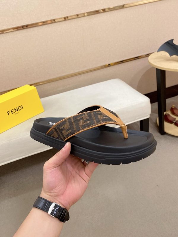 _Fendi -Diagonal -slides (4) Fendi Diagonal slides
