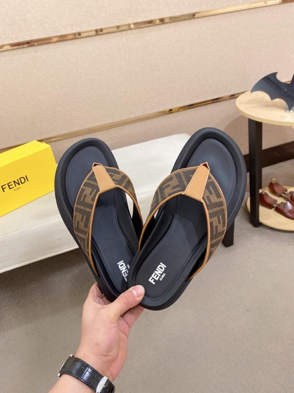 _Fendi -Diagonal -slides (5) Fendi Diagonal slides