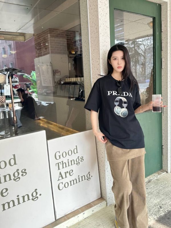 Prada Headphone Letter Print T-shirt- Black