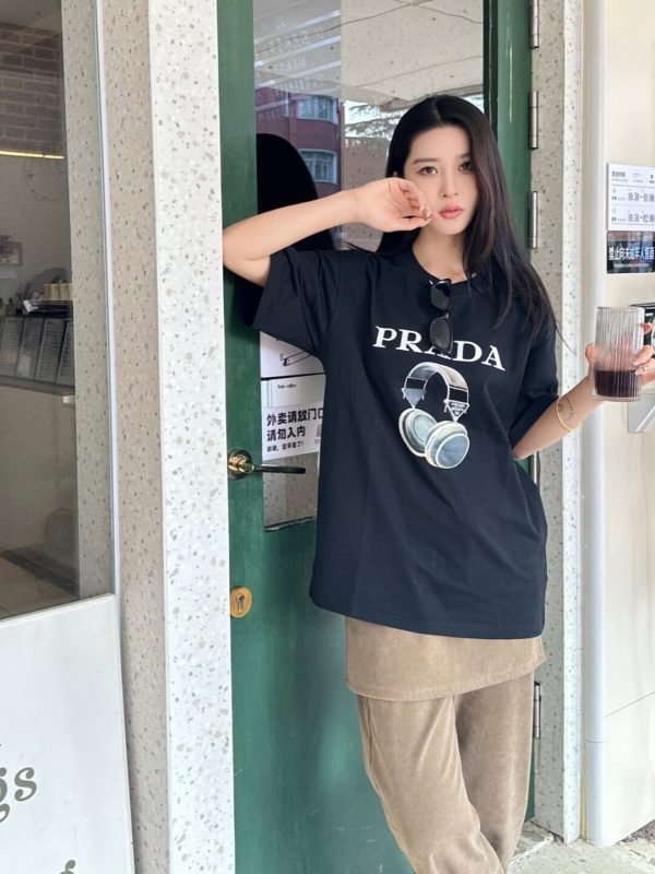 Prada Headphone Letter Print T-shirt- Black