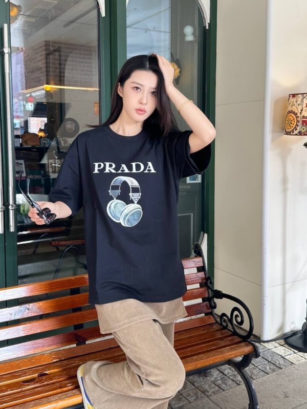 Prada Headphone Letter Print T-shirt- Black
