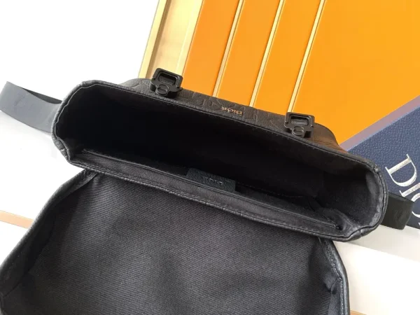 Dior Oblique Jacquard Messenger Bag - Boutique Material