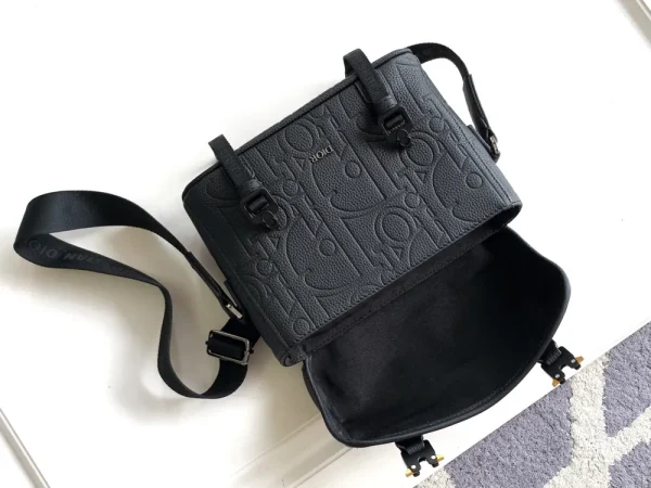 Dior Oblique Jacquard Messenger Bag - Boutique Material
