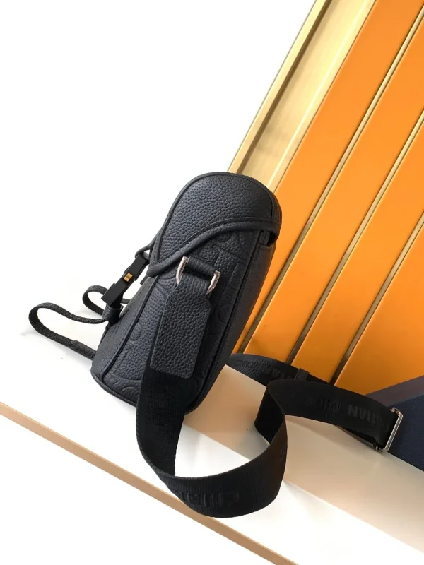 Dior Oblique Jacquard Messenger Bag - Boutique Material