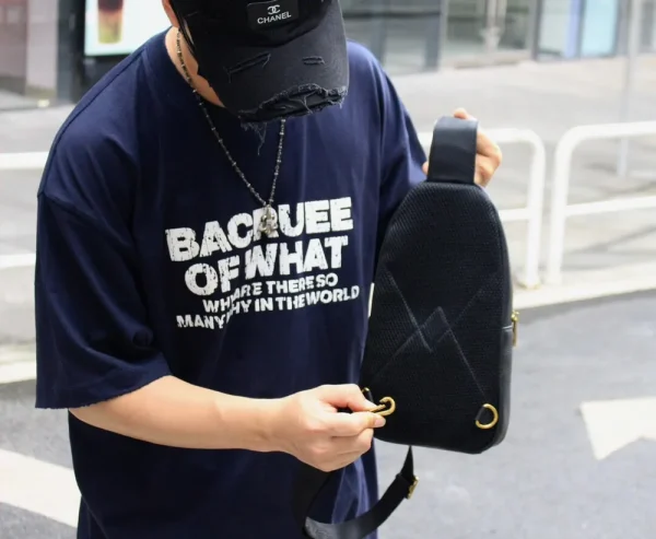 Gucci GG Supreme Men's Slingbag - Boutique Material