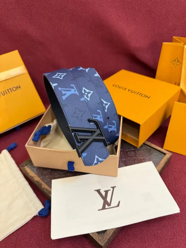 Louis Vuitton LV Dimension 40mm Reversible Belt