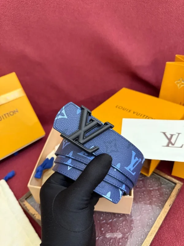 Louis Vuitton LV Dimension 40mm Reversible Belt