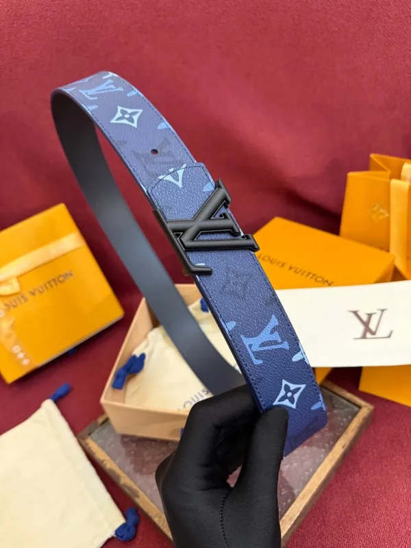Louis Vuitton LV Dimension 40mm Reversible Belt