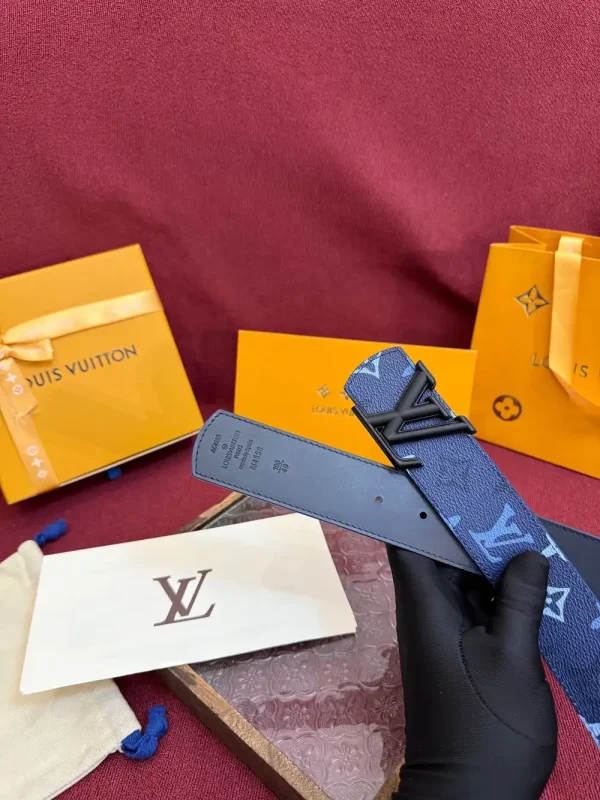 Louis Vuitton LV Dimension 40mm Reversible Belt