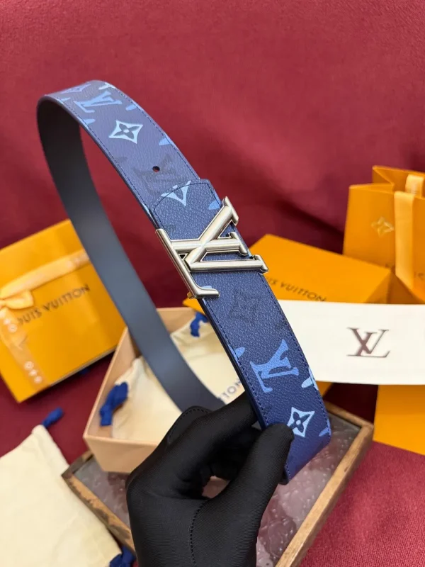 Louis Vuitton LV Dimension 40mm Reversible Belt