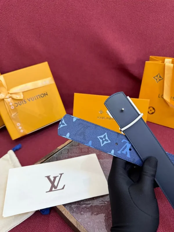 Louis Vuitton LV Dimension 40mm Reversible Belt